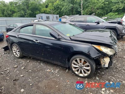 Czwarte zdjęcie samochodu z boku: 2011 HYUNDAI SONATA SE VIN:5NPEC4ACXBH060435 - miniatura