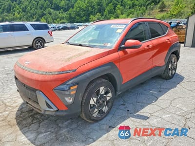 2025 HYUNDAI KONA SEL KM8HBCAB4SU194778 - główne zdjęcie licytacji z USA - miniatura