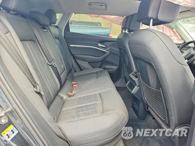 Zdjęcie 11 z 14 samochodu: 2021 AUDI E-TRON PREMIUM VIN:WA1AAAGE4MB013881 - miniatura