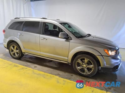 Czwarte zdjęcie samochodu z boku: 2017 DODGE JOURNEY CROSSROAD VIN:3C4PDCGB2HT524504 - miniatura