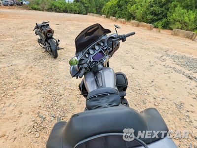 Zdjęcie 6 z 8 samochodu: 2019 HARLEY-DAVIDSON FLHTKSE VIN:1HD1TEH15KB950799 - miniatura