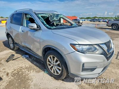 Czwarte zdjęcie samochodu z boku: 2020 NISSAN ROGUE SV VIN:KNMAT2MT1LP523230 - miniatura