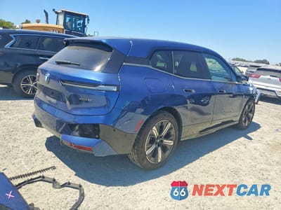 Trzecie zdjęcie samochodu z tyłu: 2022 BMW IX XDRIVE50 VIN:WB523CF00NCJ80011 - miniatura
