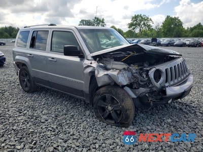 Czwarte zdjęcie samochodu z boku: 2016 JEEP PATRIOT LATITUDE VIN:1C4NJRFBXGD522587 - miniatura