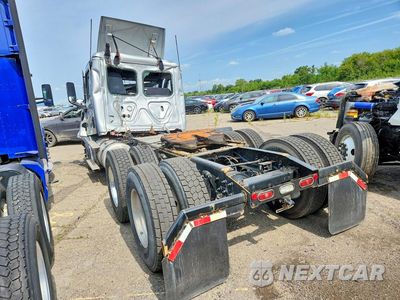Drugie zdjęcie samochodu z przodu: 2024 FREIGHTLINER CASCADIA 126 SEMI TRUCK VIN:1FUJHLDV8RLUP2679 - miniatura