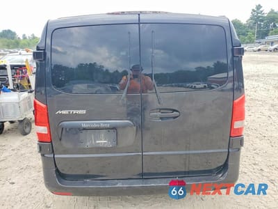 Zdjęcie 6 z 13 samochodu: 2018 MERCEDES-BENZ METRIS VIN:WD4PG2EEXJ3383154 - miniatura
