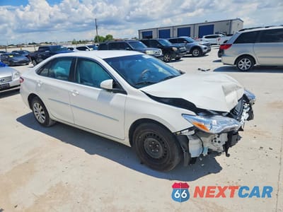 Czwarte zdjęcie samochodu z boku: 2017 TOYOTA CAMRY LE VIN:4T1BF1FK1HU402602 - miniatura