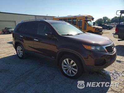 Czwarte zdjęcie samochodu z boku: 2011 KIA SORENTO LX VIN:5XYKTDA24BG067253 - miniatura