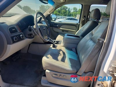 Zdjęcie 7 z 13 samochodu: 2011 GMC YUKON SLT VIN:1GKS2CE02BR247701 - miniatura