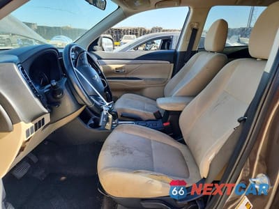 Zdjęcie 7 z 13 samochodu: 2016 MITSUBISHI OUTLANDER SE VIN:JA4AD3A38GZ013372 - miniatura