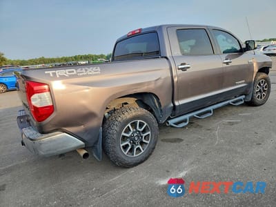 Trzecie zdjęcie samochodu z tyłu: 2017 TOYOTA TUNDRA CREWMAX LIMITED VIN:5TFHW5F19HX655503 - miniatura
