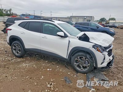 Czwarte zdjęcie samochodu z boku: 2026 CHEVROLET TRAX 1LT VIN:KL77LHEP9TC168715 - miniatura