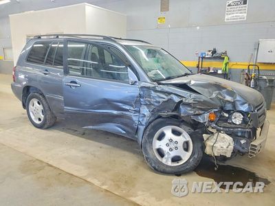 Czwarte zdjęcie samochodu z boku: 2005 TOYOTA HIGHLANDER LIMITED VIN:JTEEP21A150097085 - miniatura