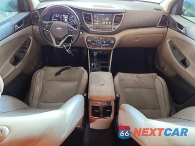 Zdjęcie 8 z 12 samochodu: 2017 HYUNDAI TUCSON LIMITED VIN:KM8J33A23HU467992 - miniatura