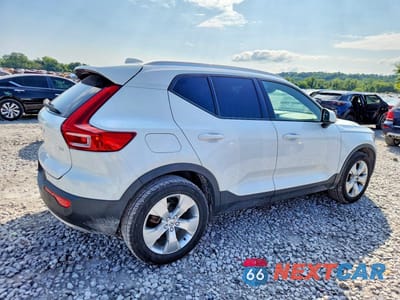Trzecie zdjęcie samochodu z tyłu: 2020 VOLVO XC40 T4 MOMENTUM VIN:YV4AC2HK5L2278170 - miniatura