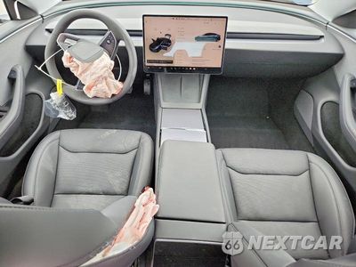 Zdjęcie 8 z 12 samochodu: 2026 TESLA MODEL 3 VIN:5YJ3E1EA2TF206707 - miniatura