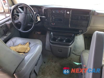 Zdjęcie 8 z 12 samochodu: 2005 CHEVROLET EXPRESS G1500 VIN:1GBFG15T751243891 - miniatura