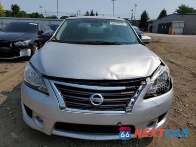 Piąte zdjęcie samochodu w środku: 2014 NISSAN SENTRA SR VIN:3N1AB7AP1EY270261 - miniatura