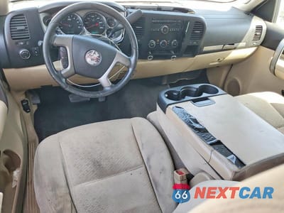 Zdjęcie 8 z 12 samochodu: 2007 GMC NEW SIERRA C1500 VIN:2GTEC19C971588740 - miniatura