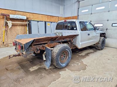 Trzecie zdjęcie samochodu z tyłu: 2002 DODGE DAKOTA SPORT VIN:1B7GG32X82S697320 - miniatura