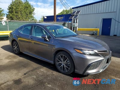Czwarte zdjęcie samochodu z boku: 2023 TOYOTA CAMRY SE VIN:4T1G11AK3PU735359 - miniatura