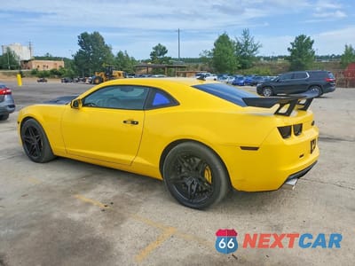 Drugie zdjęcie samochodu z przodu: 2010 CHEVROLET CAMARO SS VIN:2G1FJ1EJ3A9143085 - miniatura