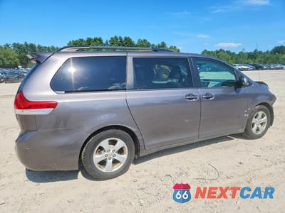 Trzecie zdjęcie samochodu z tyłu: 2014 TOYOTA SIENNA LE VIN:5TDKK3DC0ES474785 - miniatura