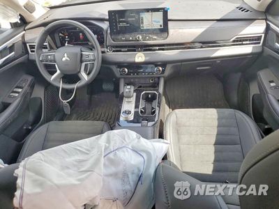 Zdjęcie 8 z 13 samochodu: 2025 MITSUBISHI OUTLANDER SE VIN:JA4J4VA81SZ051851 - miniatura