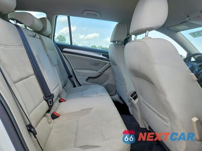 Zdjęcie 10 z 13 samochodu: 2016 VOLKSWAGEN GOLF SPORTWAGEN S VIN:3VWC17AU5GM507453 - miniatura