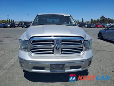 Piąte zdjęcie samochodu w środku: 2017 RAM 1500 SLT VIN:1C6RR7LM7HS881145 - miniatura