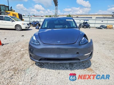 Piąte zdjęcie samochodu w środku: 2023 TESLA MODEL Y VIN:7SAYGDEEXPA189746 - miniatura