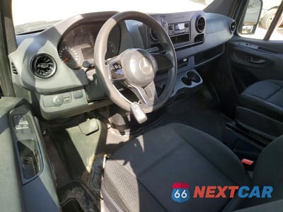 Zdjęcie 8 z 12 samochodu: 2019 MERCEDES-BENZ SPRINTER 2500/3500 DELIVERY VAN VIN:WD4PF0CD2KP048921 - miniatura