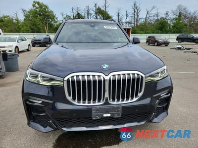 Piąte zdjęcie samochodu w środku: 2022 BMW X7 XDRIVE40I VIN:5UXCW2C02N9K23354 - miniatura