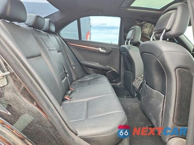 Zdjęcie 10 z 13 samochodu: 2010 MERCEDES-BENZ C 300 4MATIC VIN:WDDGF8BB7AR108743 - miniatura