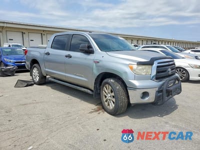 Czwarte zdjęcie samochodu z boku: 2011 TOYOTA TUNDRA CREWMAX SR5 VIN:5TFDW5F13BX170523 - miniatura