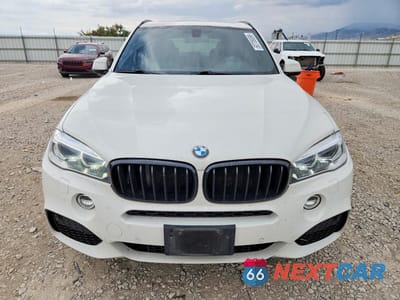 Piąte zdjęcie samochodu w środku: 2016 BMW X5 XDRIVE50I VIN:5UXKR6C58G0J79700 - miniatura