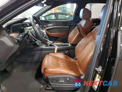 Zdjęcie 7 z 13 samochodu: 2019 AUDI E-TRON PRESTIGE VIN:WA1VABGE8KB020532 - miniatura