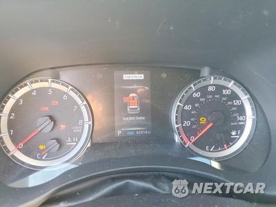 Zdjęcie 9 z 13 samochodu: 2021 TOYOTA HIGHLANDER LE VIN:5TDZZRAH0MS081249 - miniatura
