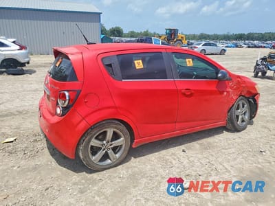 Trzecie zdjęcie samochodu z tyłu: 2014 CHEVROLET SONIC RS VIN:1G1JG6SB4E4236421 - miniatura