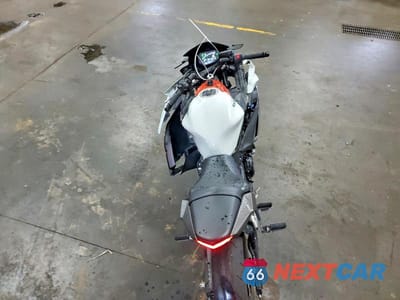 Zdjęcie 6 z 9 samochodu: 2023 KAWASAKI EX650 R VIN:ML5EXER14PDA90148 - miniatura