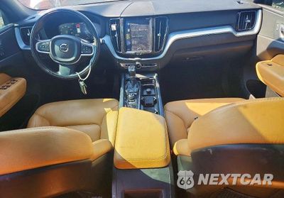 Zdjęcie 8 z 13 samochodu: 2018 VOLVO XC60 T5 MOMENTUM VIN:YV4102RK1J1057983 - miniatura