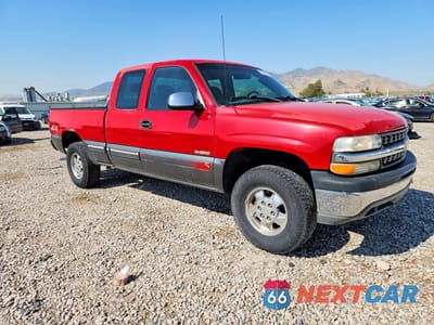Czwarte zdjęcie samochodu z boku: 2000 CHEVROLET SILVERADO K1500 VIN:1GCEK19T2YE217146 - miniatura