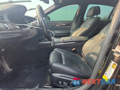 Zdjęcie 7 z 12 samochodu: 2015 BMW 740 I VIN:WBAYA6C53FG273294 - miniatura