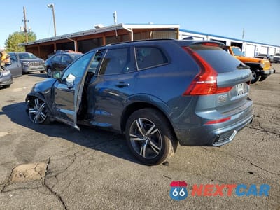 Drugie zdjęcie samochodu z przodu: 2022 VOLVO XC60 B5 R-DESIGN VIN:YV4L12RM1N1906071 - miniatura