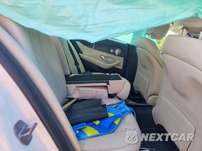 Zdjęcie 10 z 12 samochodu: 2017 MERCEDES-BENZ E 300 4MATIC VIN:WDDZF4KB8HA260475 - miniatura
