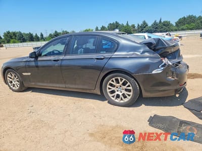 Drugie zdjęcie samochodu z przodu: 2010 BMW 750 I XDRIVE VIN:WBAKC6C54AC393640 - miniatura
