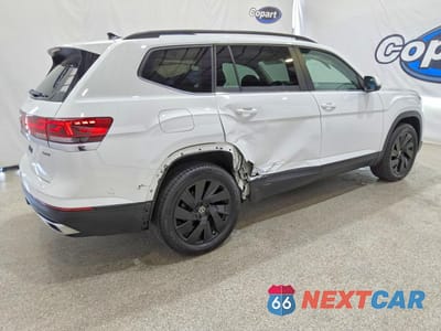 Trzecie zdjęcie samochodu z tyłu: 2025 VOLKSWAGEN ATLAS SE VIN:1V2HR2CA7SC575625 - miniatura