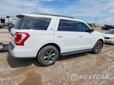 Trzecie zdjęcie samochodu z tyłu: 2021 FORD EXPEDITION XL VIN:1FMJU1FT1MEA53780 - miniatura