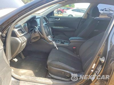 Zdjęcie 7 z 12 samochodu: 2019 KIA OPTIMA VIN:5XXGT4L36KG279703 - miniatura