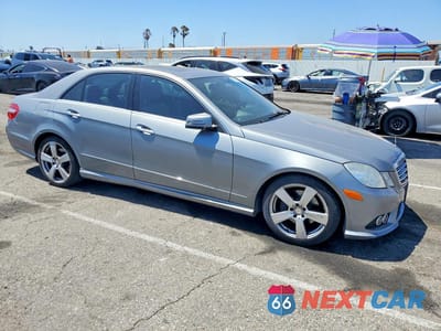 Czwarte zdjęcie samochodu z boku: 2010 MERCEDES-BENZ E 350 VIN:WDDHF5GB2AA073894 - miniatura